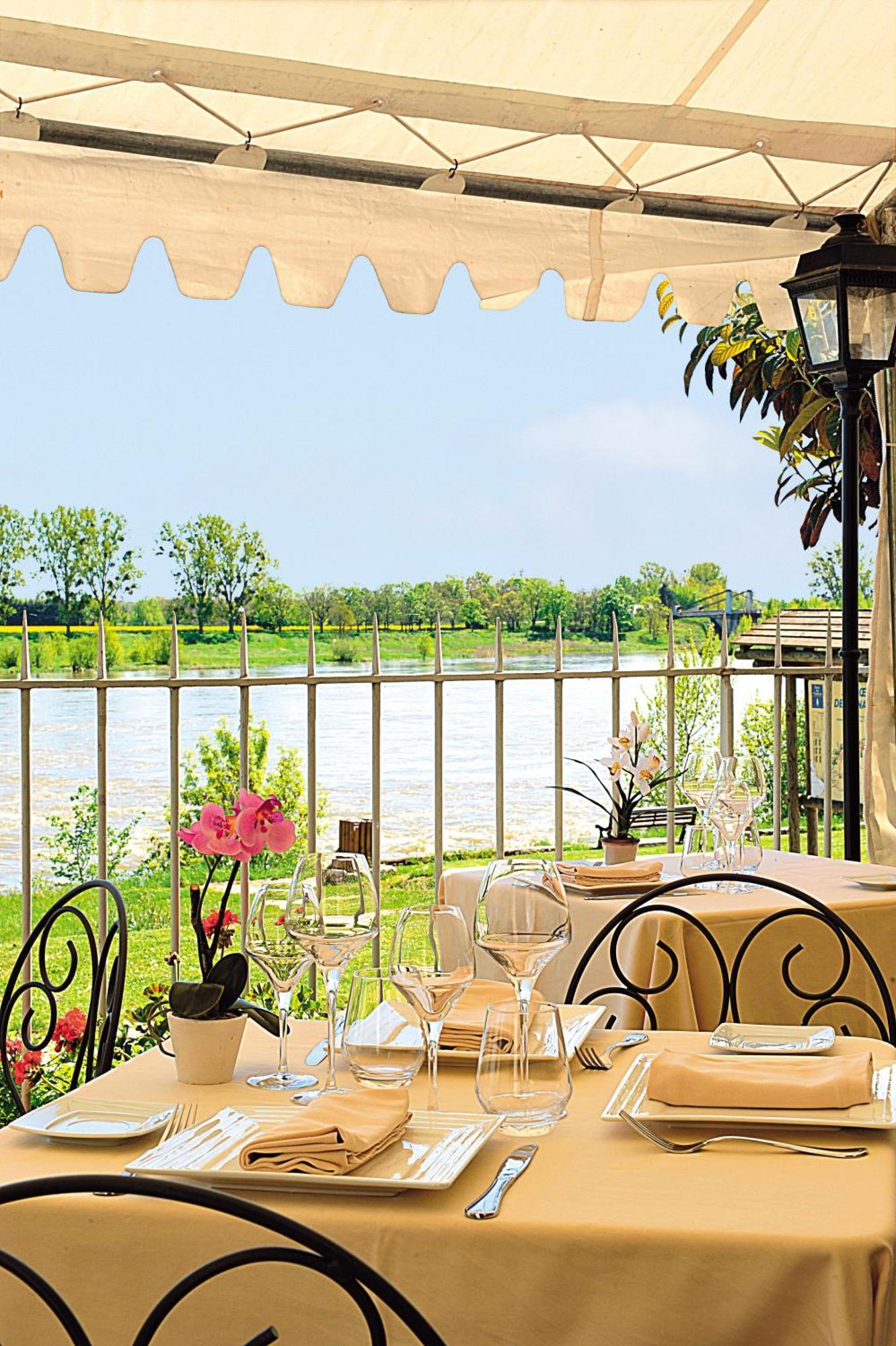 Logis Hotel Le Relais Louis XI مانج سور لوار المظهر الخارجي الصورة
