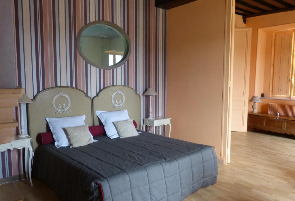 Logis Hotel Le Relais Louis XI مانج سور لوار الغرفة الصورة